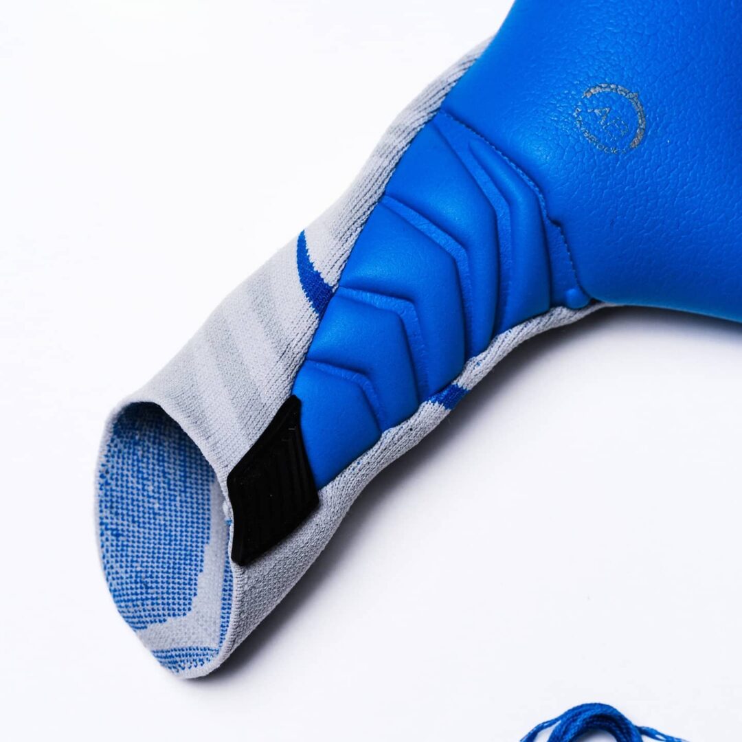 SP no goal zero pro knit aqua