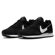 Chaussure Venture Runner Wmns Nike