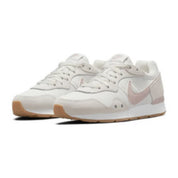 Chaussure Venture Runner Wmns Nike