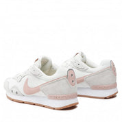 Chaussure Venture Runner Wmns Nike