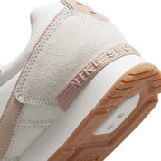 Chaussure Venture Runner Wmns Nike