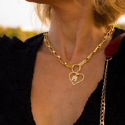 Collier Love fait main en laiton plaqué or