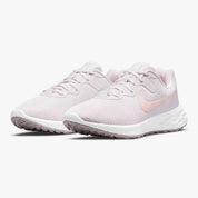 Chaussures Womens Revolution 6 Nike
