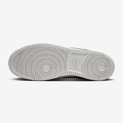 La Chaussure Nike Court Vision Low – Sneakers homme au style rétro en Tunisie