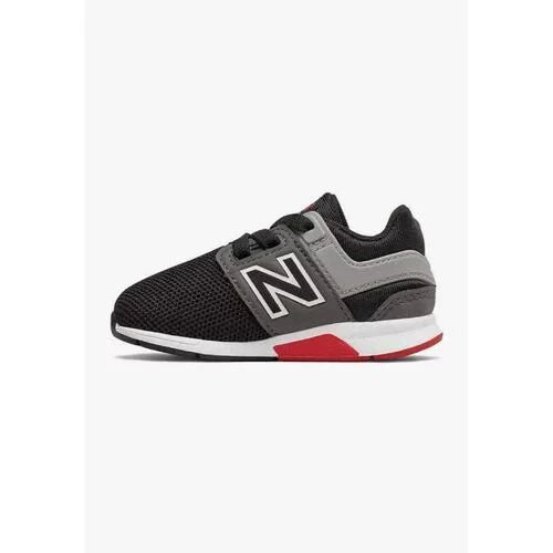 IH247FB-New-Balance-2_839b1581-e485-4664-be30-eb65eb8045c3.jpg