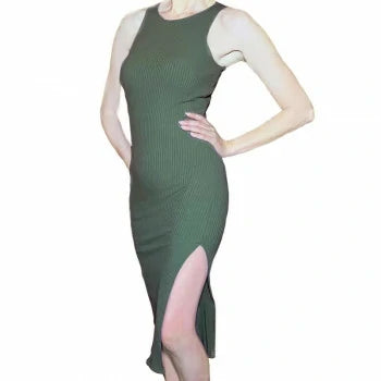 robe-moulante-vert-militaire1_2b25cf92-8e75-400c-a27b-08ca9d816f28.webp
